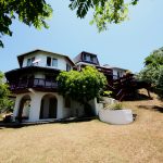 Boutique Vacation Rentals, long term rentals, and short term rentals in West Bay with Ocean Views