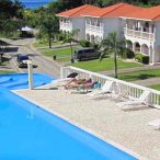 accommodation in West End Roatan with swimming pool